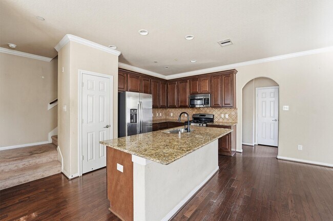 Building Photo - 2 Bettina Ln