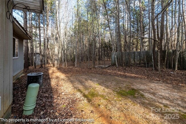 Building Photo - 132 Brentwood Dr