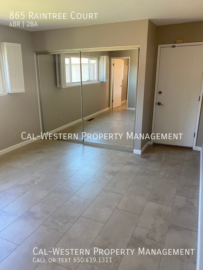 Building Photo - 865 Raintree Ct