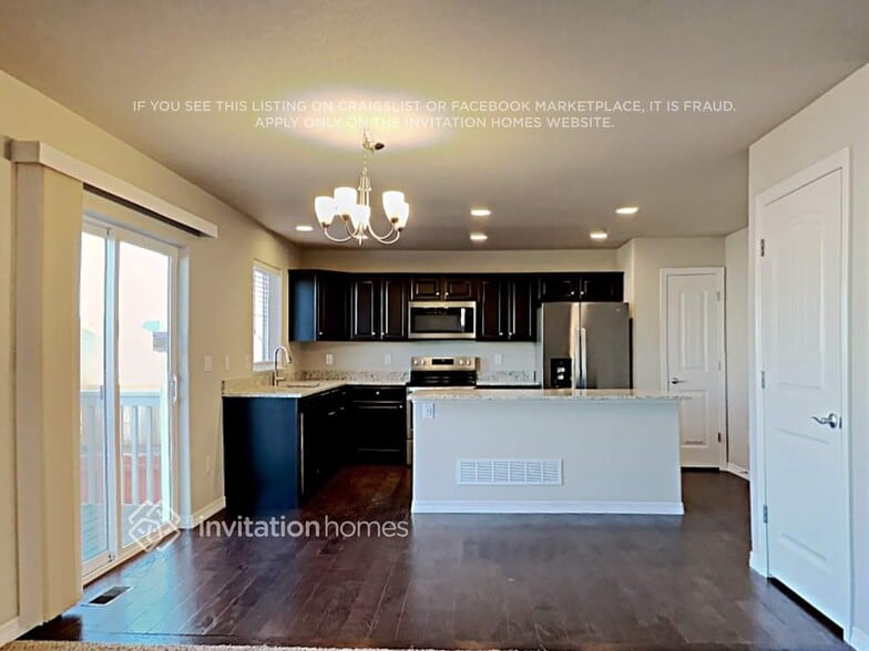 Building Photo - 10882 Aliso Dr