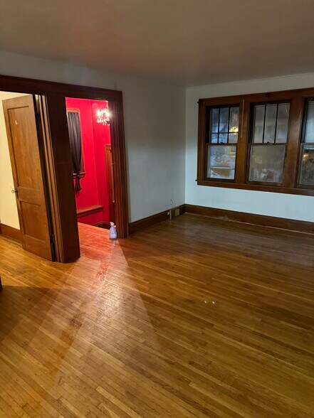 Building Photo - 470 Winspear Ave