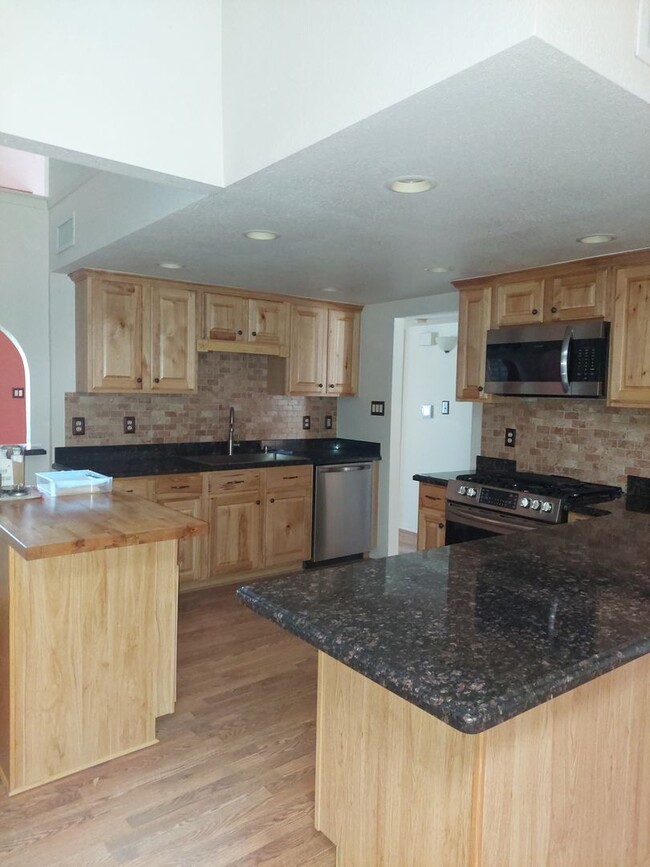 Building Photo - Beautiful Rental near Fort Bliss