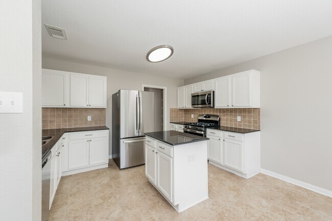 Building Photo - 3330 Legends Mill Dr