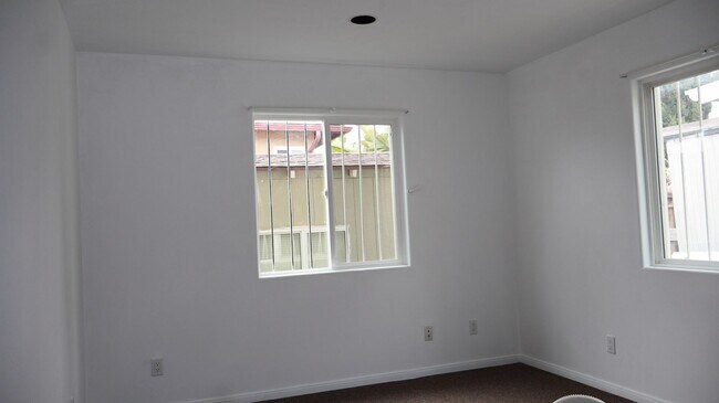 Building Photo - Single 2 bedrooms 2 baths house in San Diego CA.