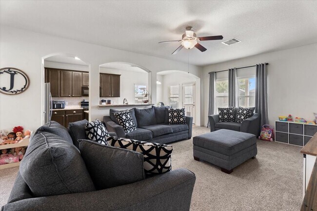 Building Photo - 285 Country Crossing Cir