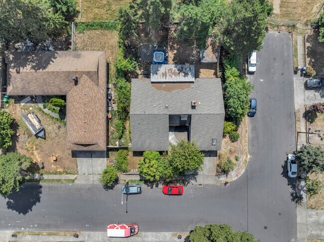 Building Photo - 9th Ct Duplex - AL-2402