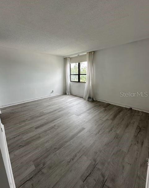 Building Photo - 2621 Cove Cay Dr