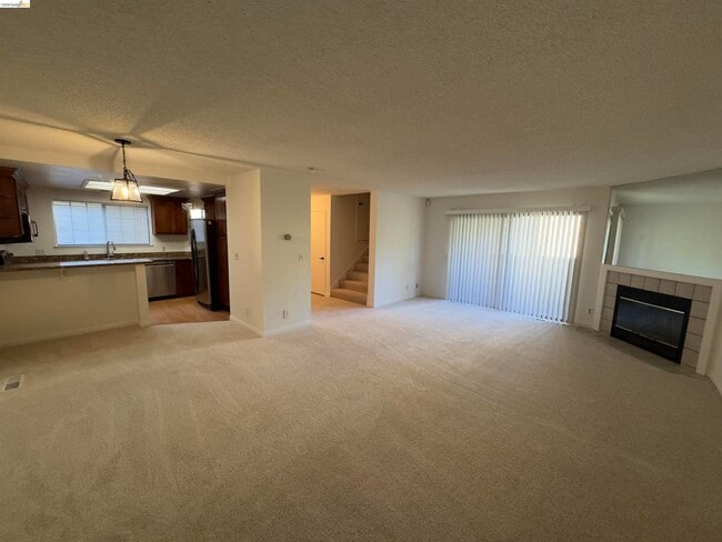 Building Photo - 3152 Heather Ridge Dr
