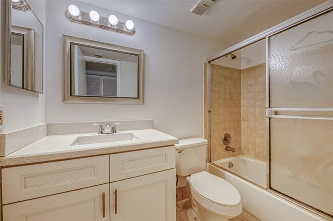 Building Photo - 9818 Nob Hill Ct