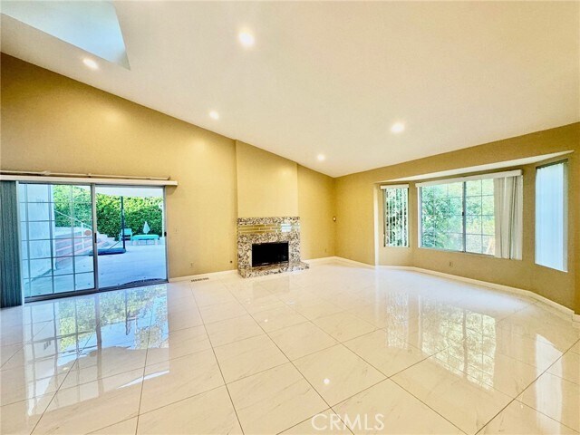 Building Photo - 2255 E Chevy Chase Dr