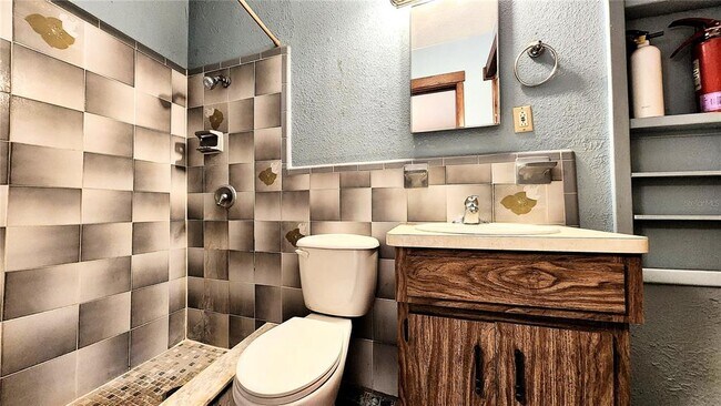 Building Photo - 6321 Runnel Dr