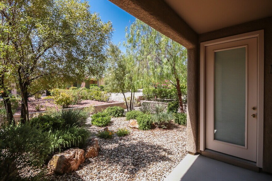 Building Photo - 10223 Villa ARCENO Ave
