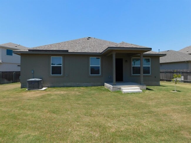 Building Photo - 104 Royal Palm Way