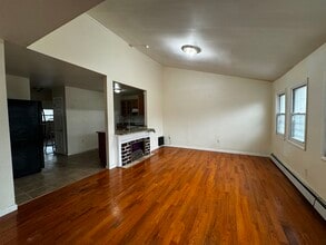 Building Photo - 20 Dales Ave