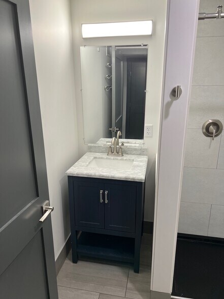 Building Photo - 480 S Salina St