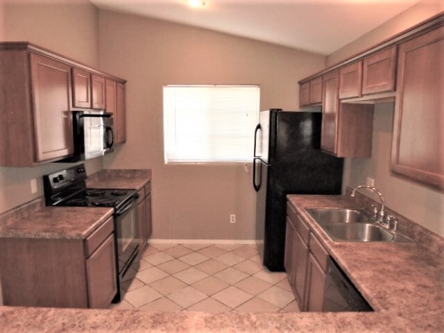 Building Photo - 7729 W Rancho Dr