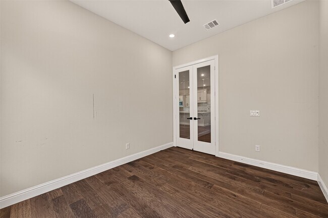 Building Photo - 616 Cape Capri Dr