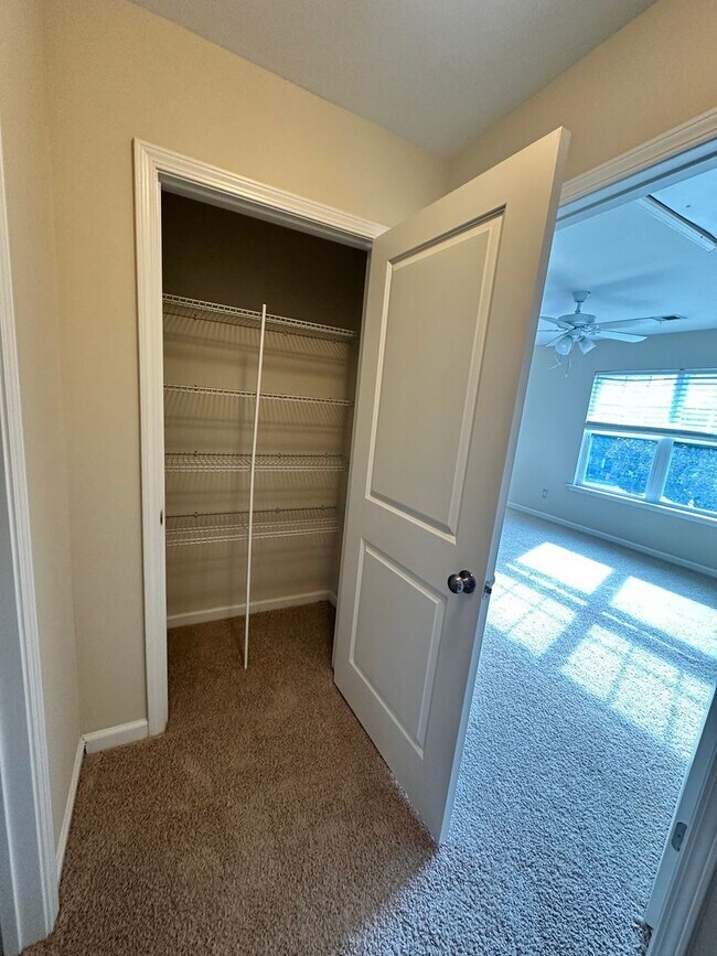 Building Photo - 840 Parnell Ct