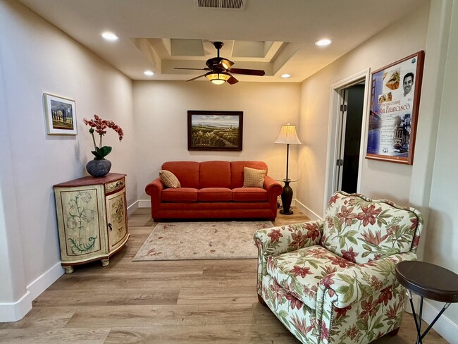 Building Photo - 205 Las Lomas