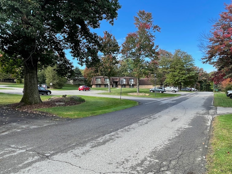 Building Photo - 120 Leeward Dr
