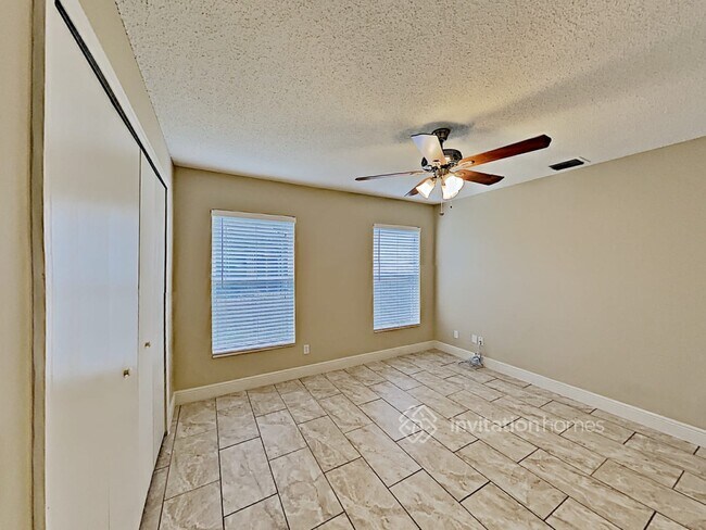 Building Photo - 641 Ridgewood St