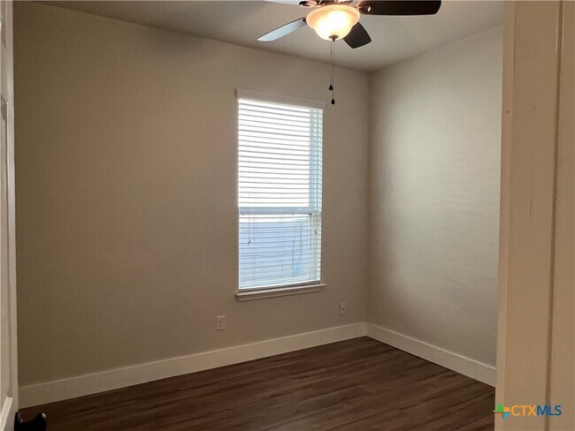 Building Photo - 146 Texas Thistle