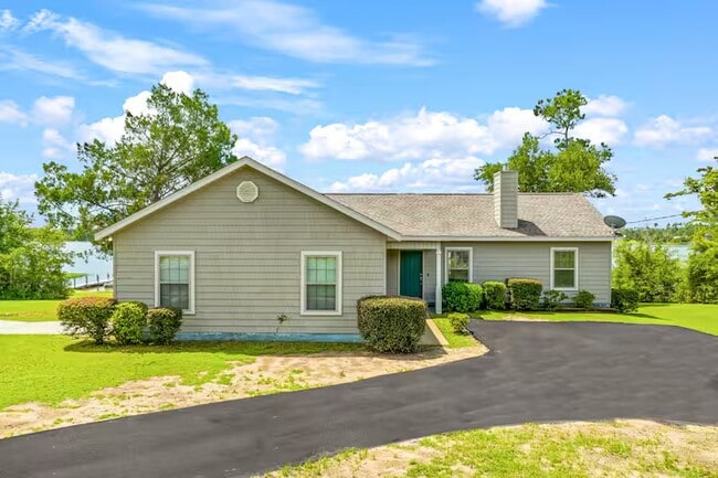 Building Photo - 270 Silver Lake N