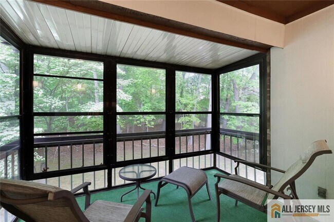Building Photo - 174 Amberly Dr