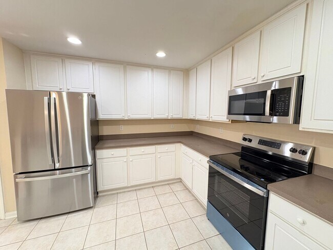 Building Photo - WELCOME TO MILLCREEK(CYPRESS RIDGE)