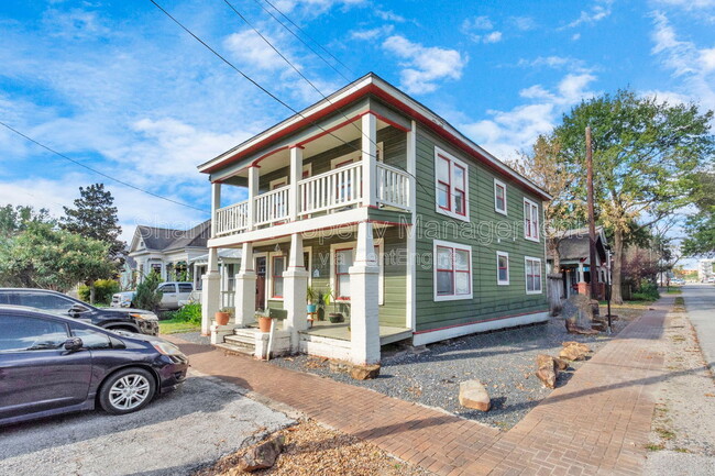 Building Photo - 2202 Kane St