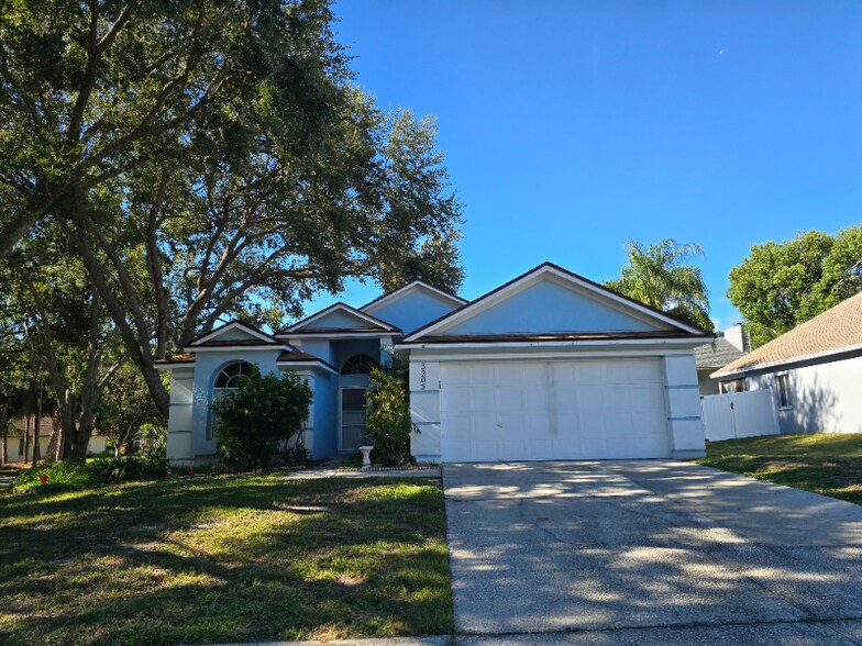 Primary Photo - 3205 Montrose Cir
