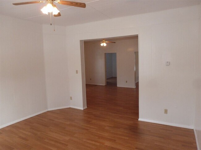 Building Photo - 205 S Catherine St