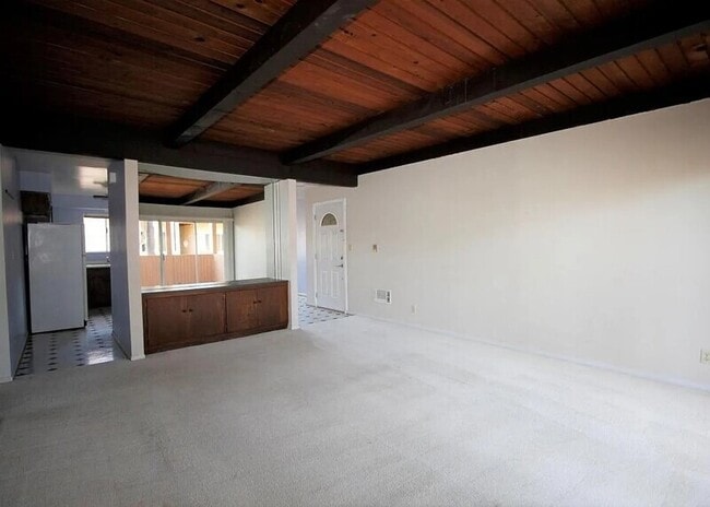 Building Photo - 409 Ellwood Beach Dr