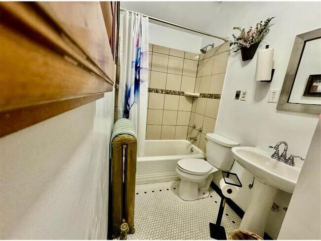 Building Photo - 1464 W Minnehaha Ave