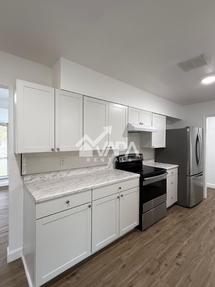 Building Photo - 4938 Bernadine Dr