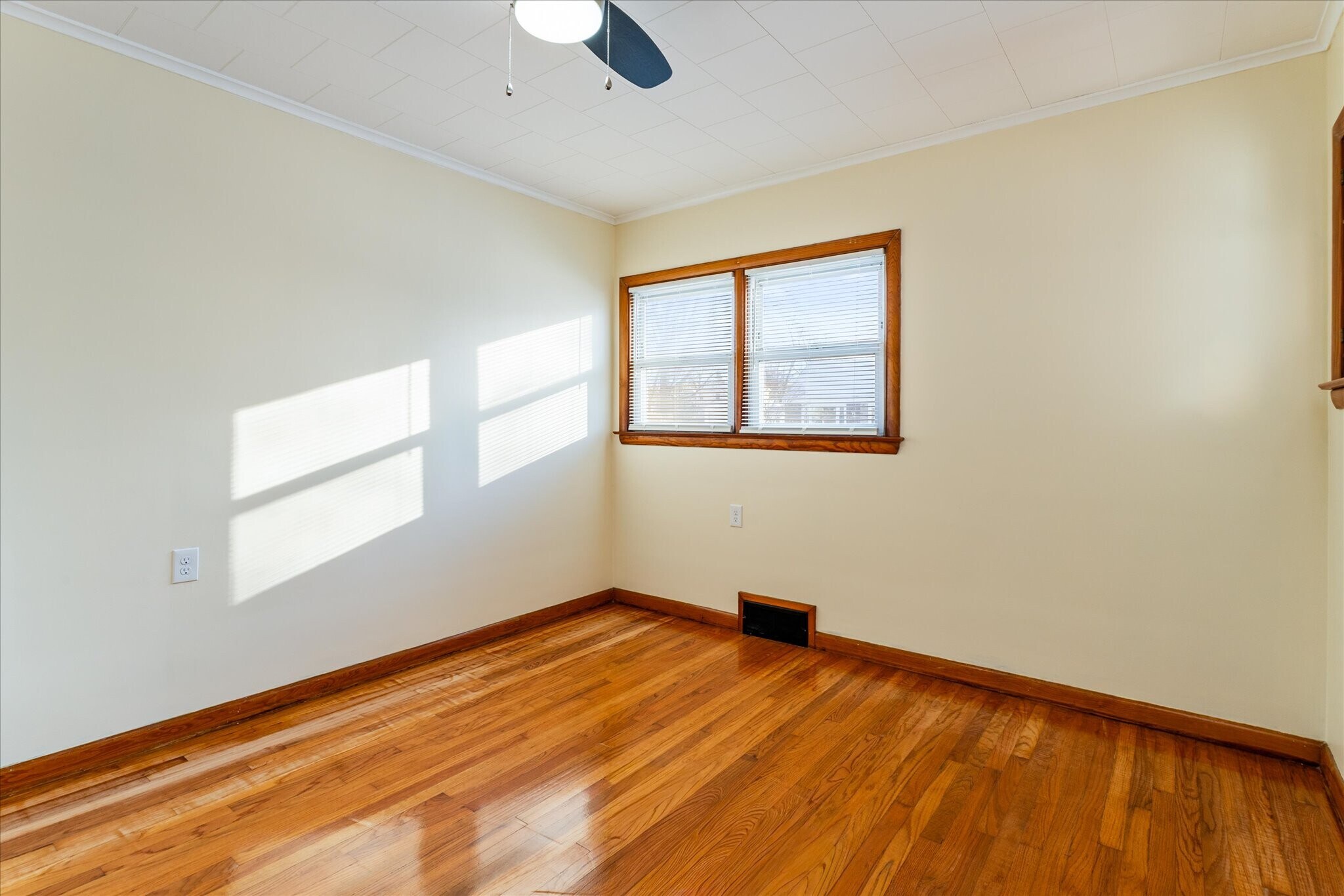 Building Photo - 32 Deland Park B