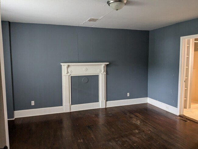 Building Photo - 301 Pendleton St