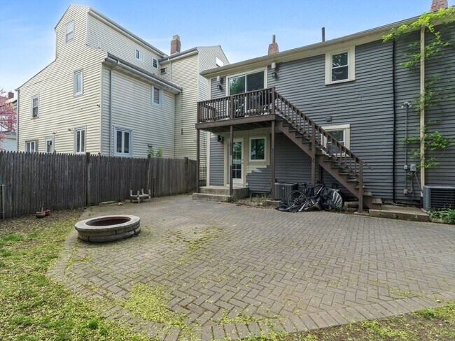 Building Photo - 16 Touro Ave