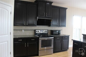 Building Photo - 216 Lake Pointe Dr