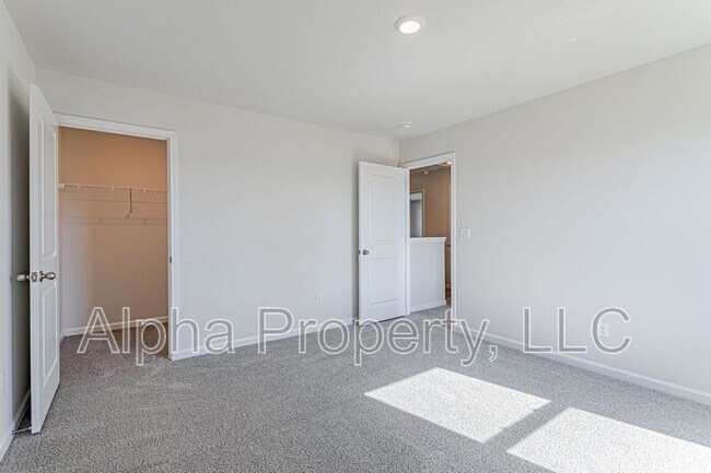 Building Photo - 816 Wolverine Ln