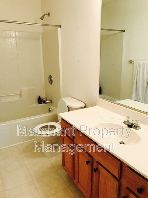 Building Photo - 776 Waterbrook Ln