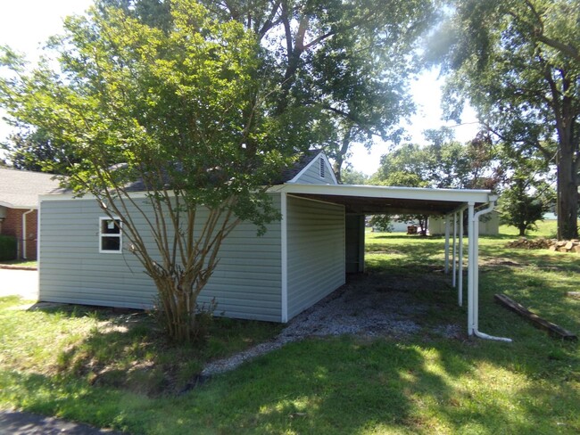 Building Photo - 3 Bedroom in Prince George County - Availa...