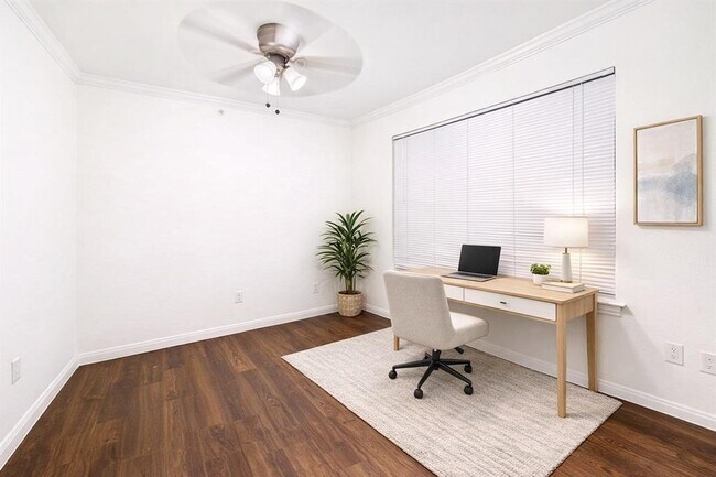 Building Photo - 501 W 26th St