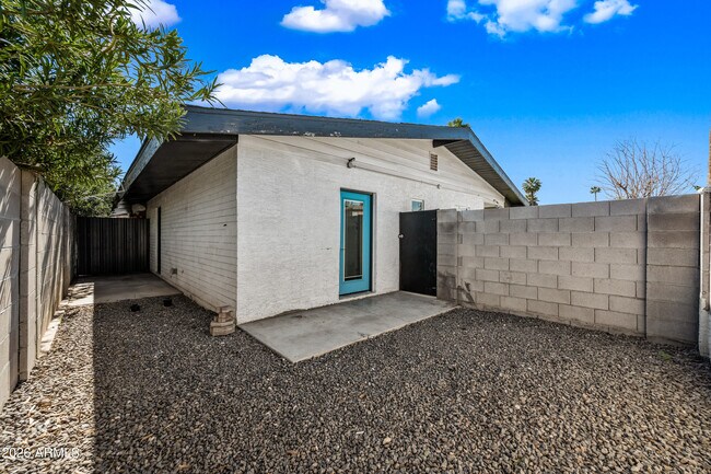 Building Photo - 3615 N 15th Ave