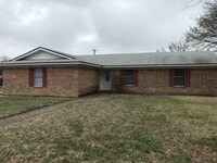 Building Photo - Single Family Home