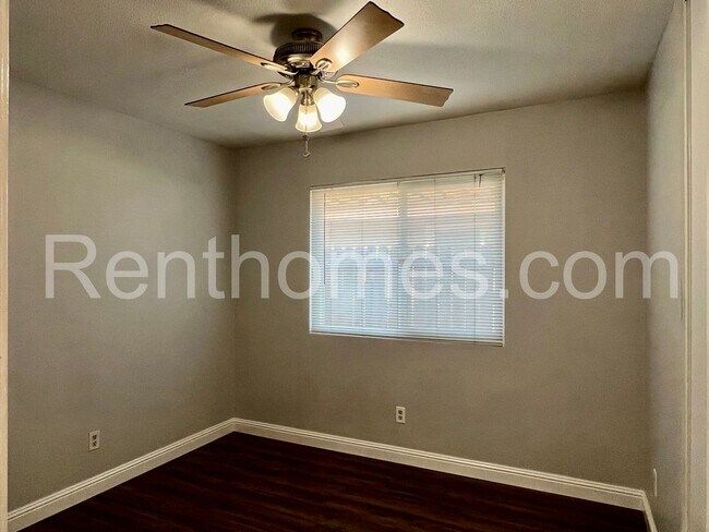 Building Photo - 227 Ocotillo Pl