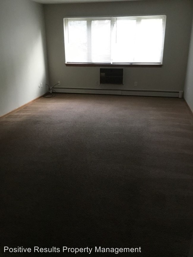 Building Photo - 2525 Conklin Dr