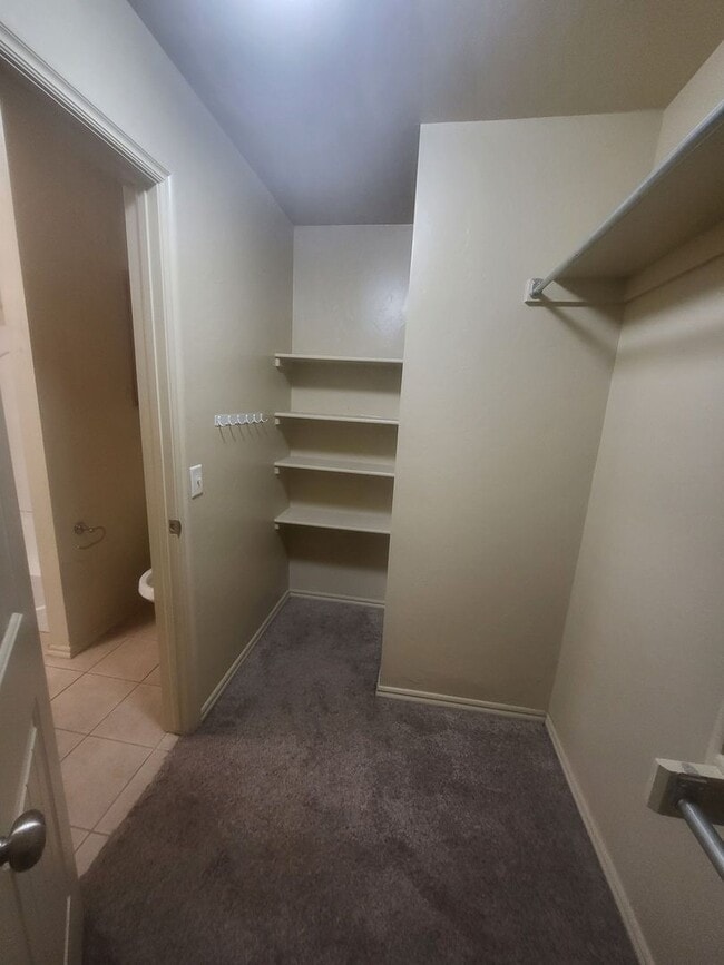 Building Photo - Welcome Home!!