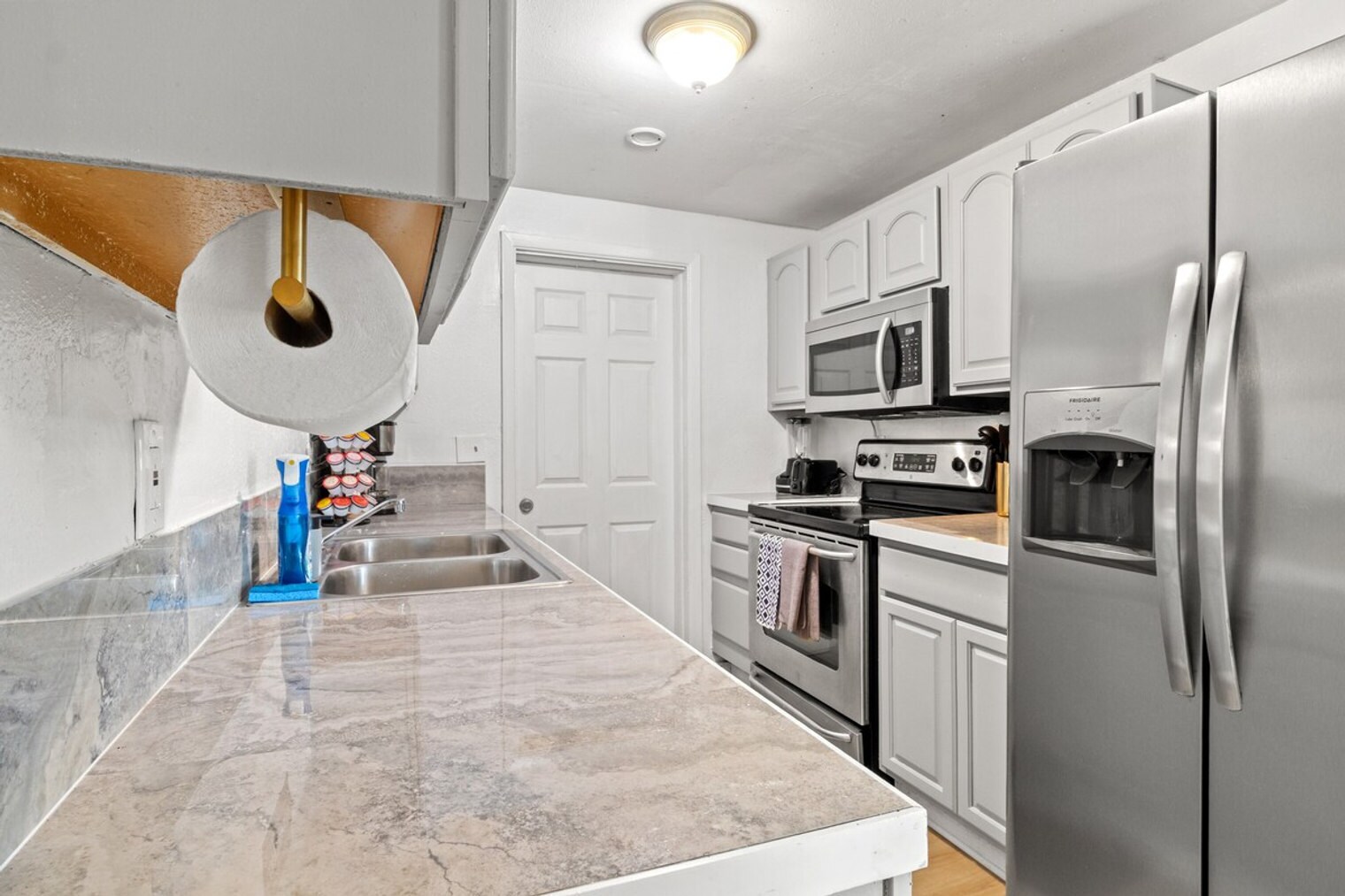 Building Photo - 3906 E Powhatan Ave