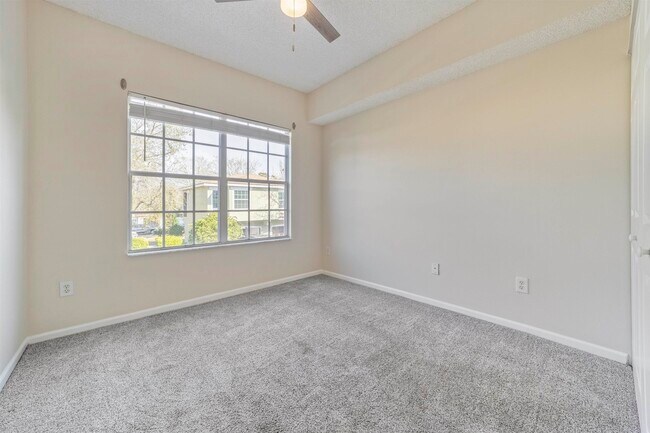 Building Photo - 4000 Grande Vista Blvd